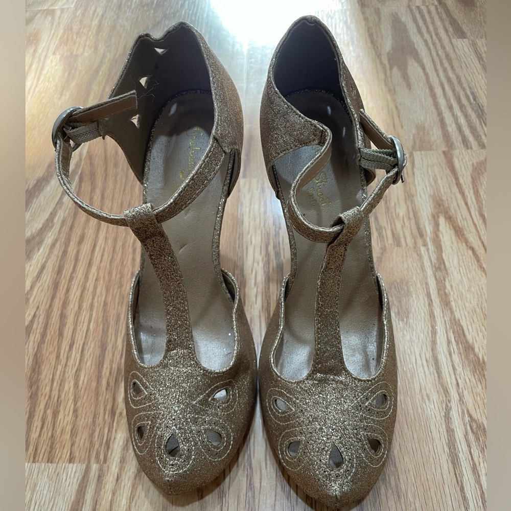 Gold Vintage Style Heels